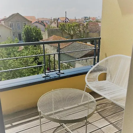 Hyper Centre, A Pieds, 2 Chambres, 4 Personnes Apartment